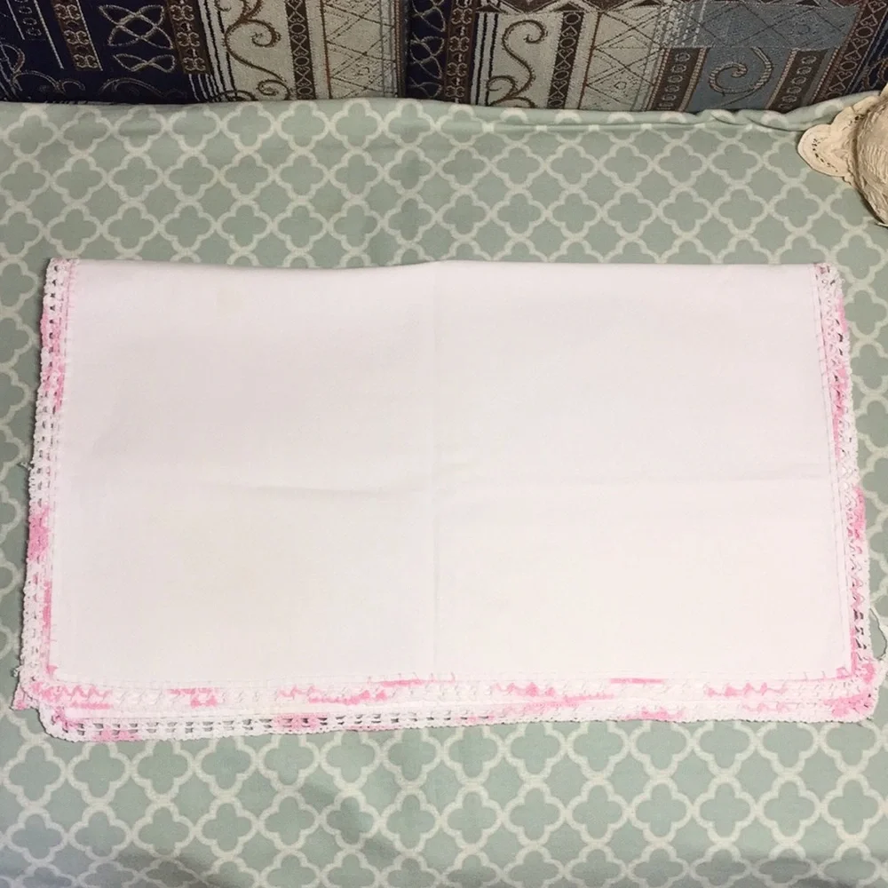 Table Runner Crochet Trim